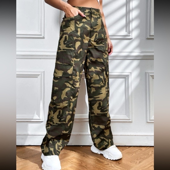 Camo Cargo Pants - Size 4 (S) - Picture 2 of 4